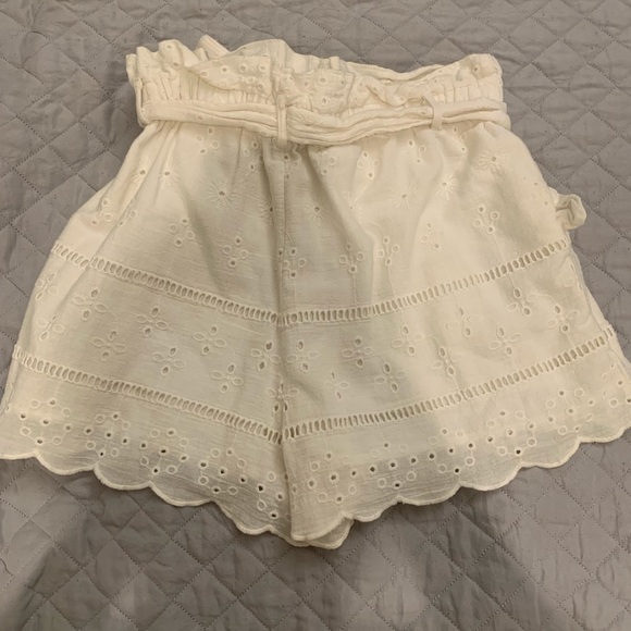 Zara White Eyelet Cotton shorts - Picture 3 of 3